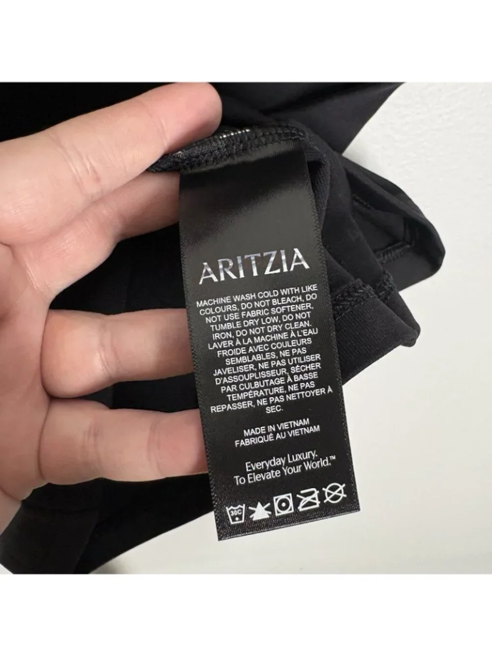 Aritzia Women S Black Sleeveless Crewneck Ruched Contour Shono Tank Top NWOT